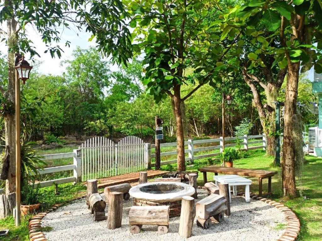 Charisma Resort Suan Phueng Eksteriør bilde